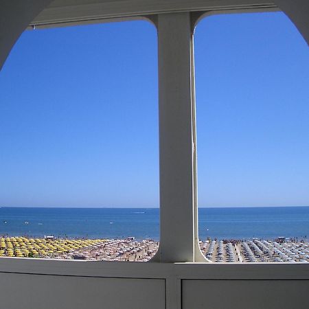 Hotel Spiaggia Marconi ริมินี ภายนอก รูปภาพ