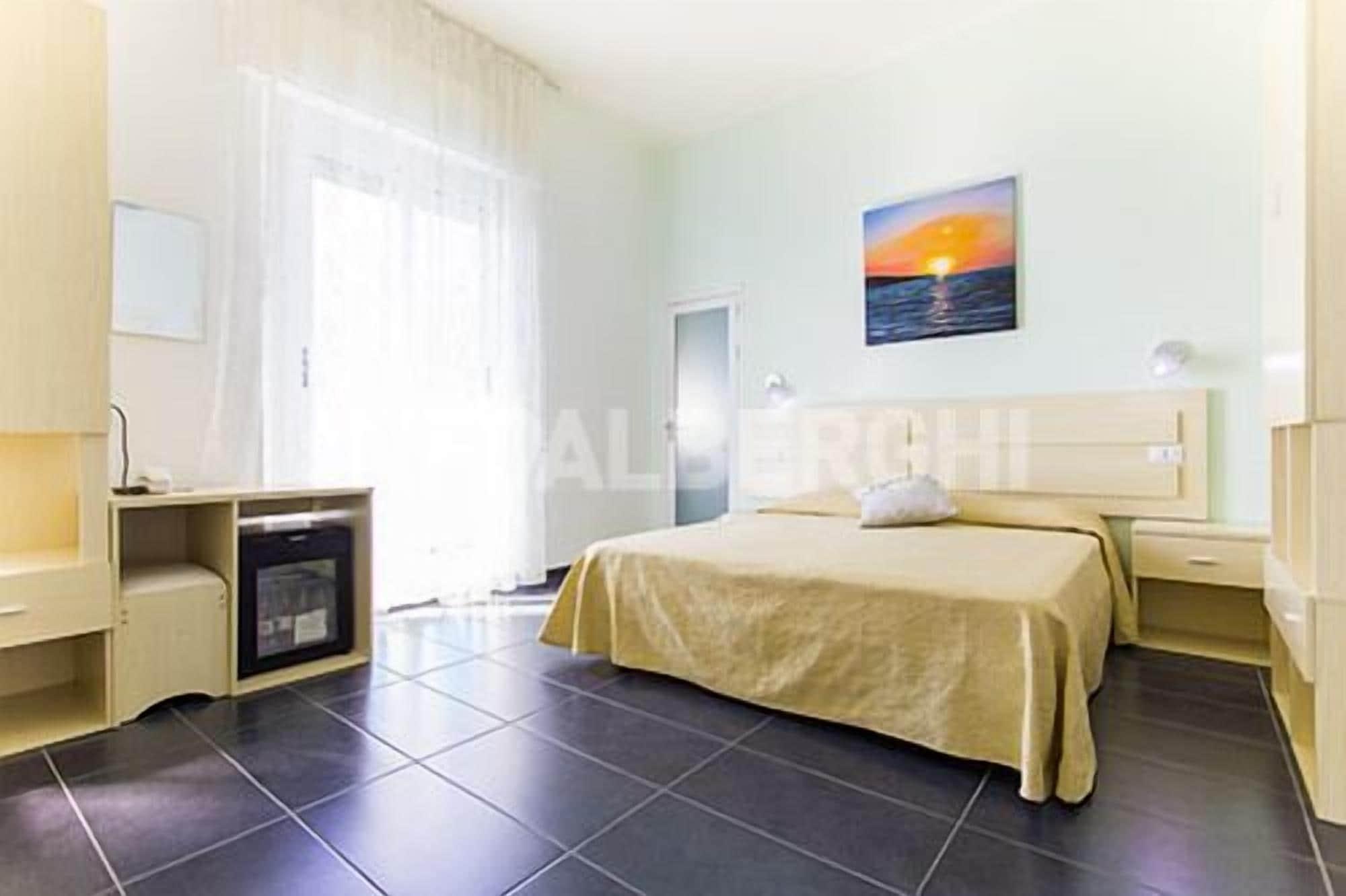 Hotel Spiaggia Marconi ริมินี ภายนอก รูปภาพ