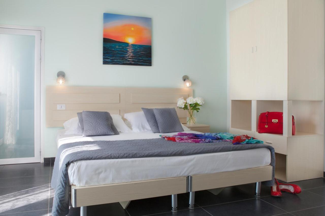 Hotel Spiaggia Marconi ริมินี ภายนอก รูปภาพ