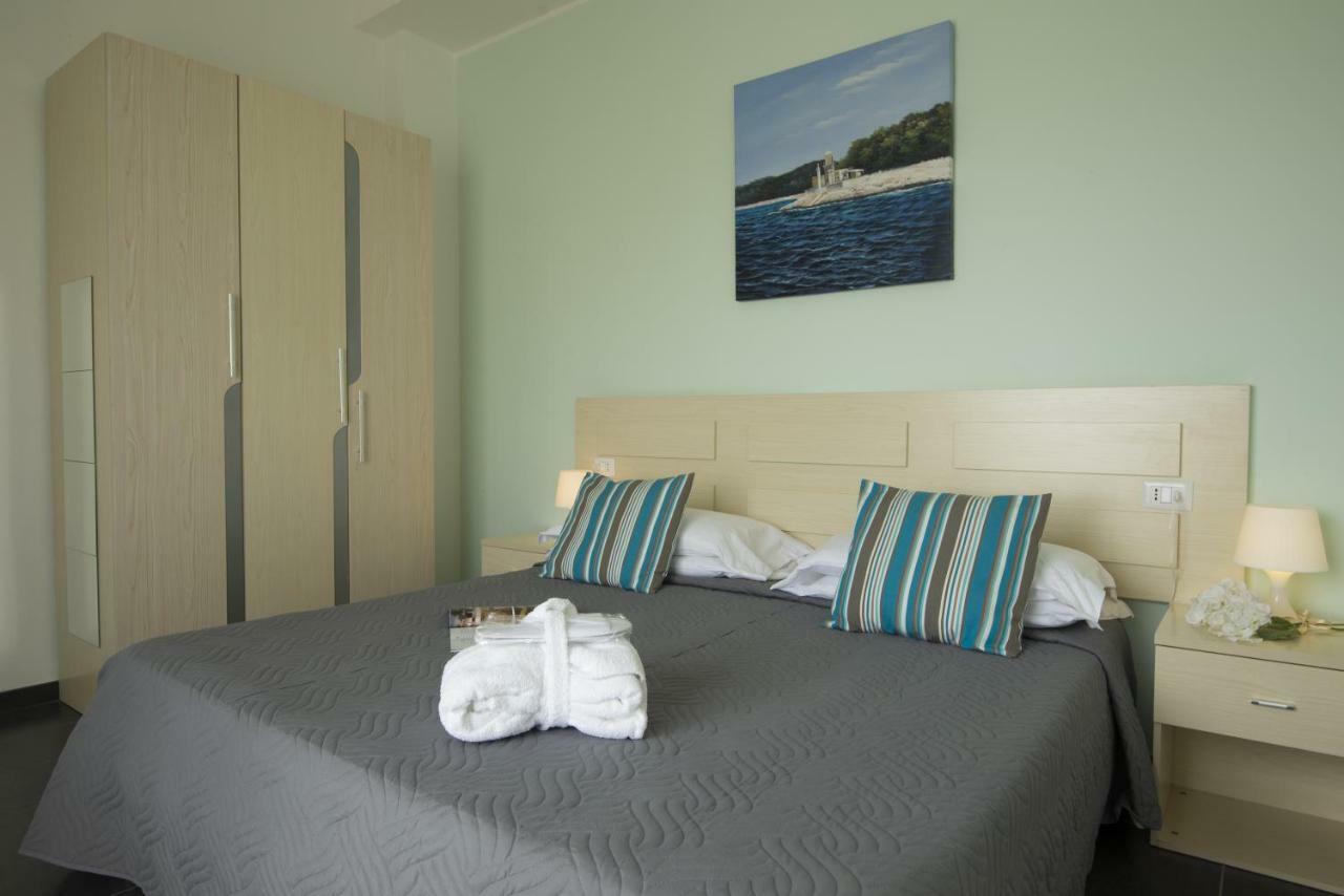 Hotel Spiaggia Marconi ริมินี ภายนอก รูปภาพ